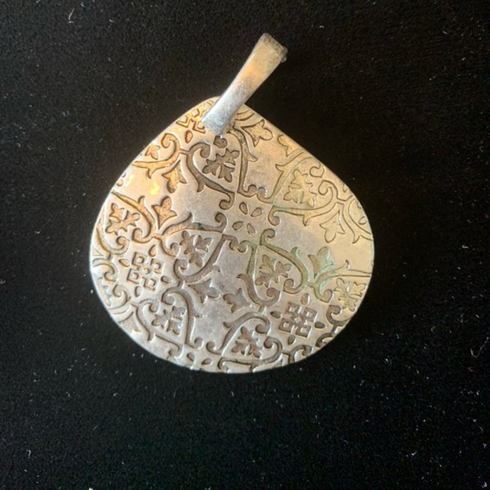 Magnetic Pendent
